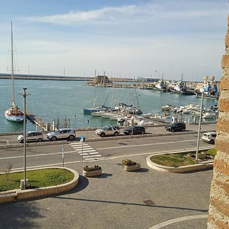Stanze Al Porto Apartment Civitavecchia Exterior foto